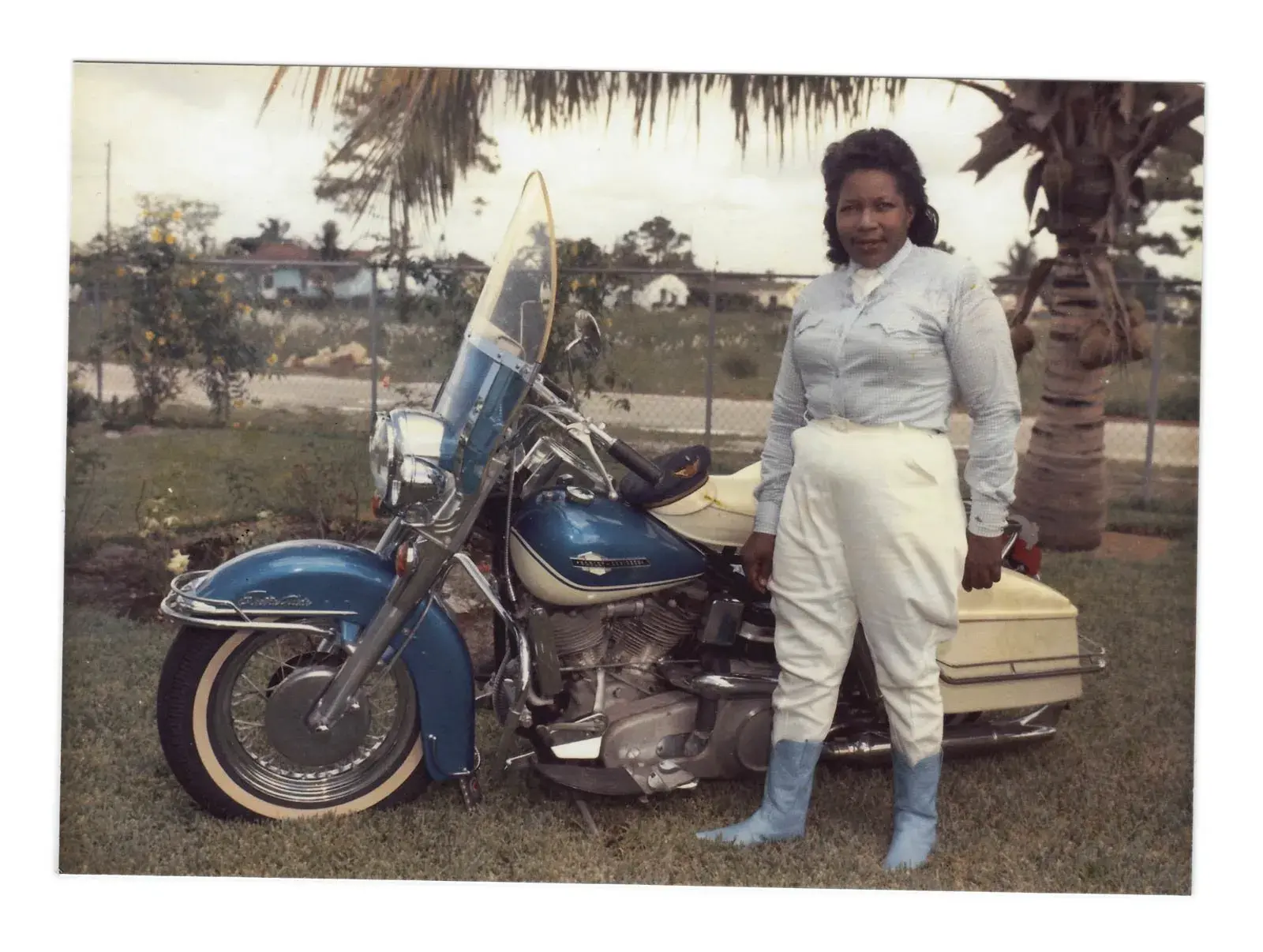 Bessie Springfield et sa moto